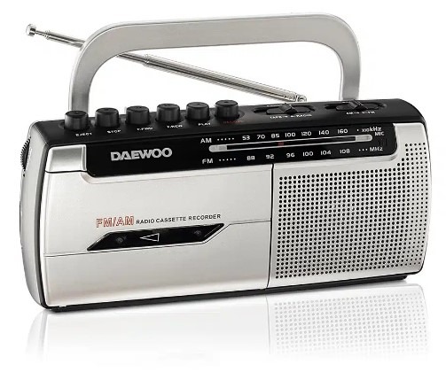 RADIO CASSETTE DAEWOO DW1107 AM/FM PLATA