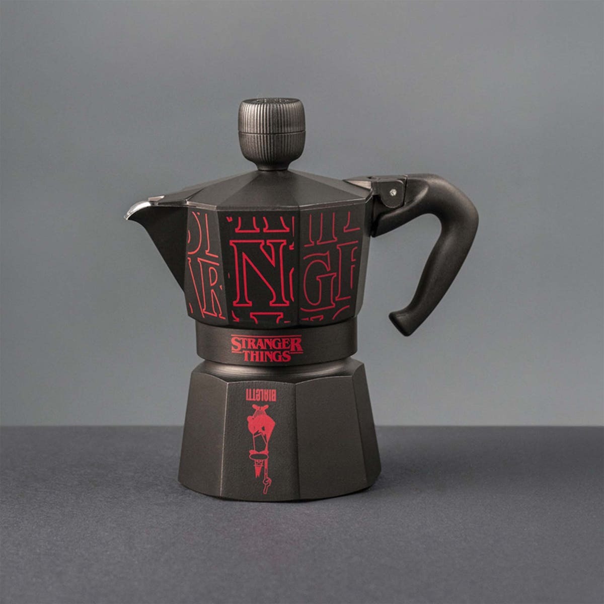 CAFET. ITALIANA BIALETTI MOKA EXP.3T  STRANGER THINGS