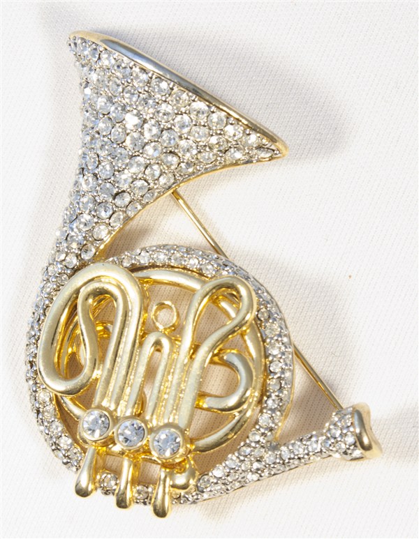 REGALO - BROCHE TROMPA ORO ACABADO BRILLANTE