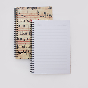 REGALO - CUADERNO A5 CON MOTIVOS MUSICALES (PARTITURA EN RELIEVE) EN COLOR