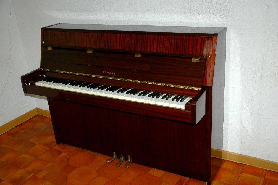 PIANO VERTICAL - YAMAHA  M1J (SEGUNDA MANO) Nº SERIE 3.392.887