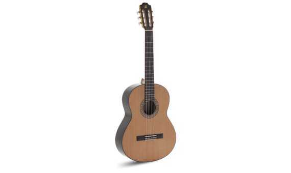 GUITARRA CLASICA ADMIRA A6 SERIE ARTESANÍA