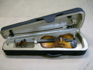 VIOLIN 1/8 -CORINA WINIA BY SNV-9 CON ARCO Y ESTUCHE