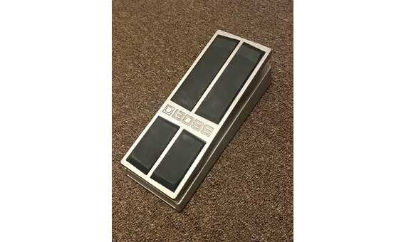 PEDAL VOLUMEN BOSS - GUITARRA-TECLADO