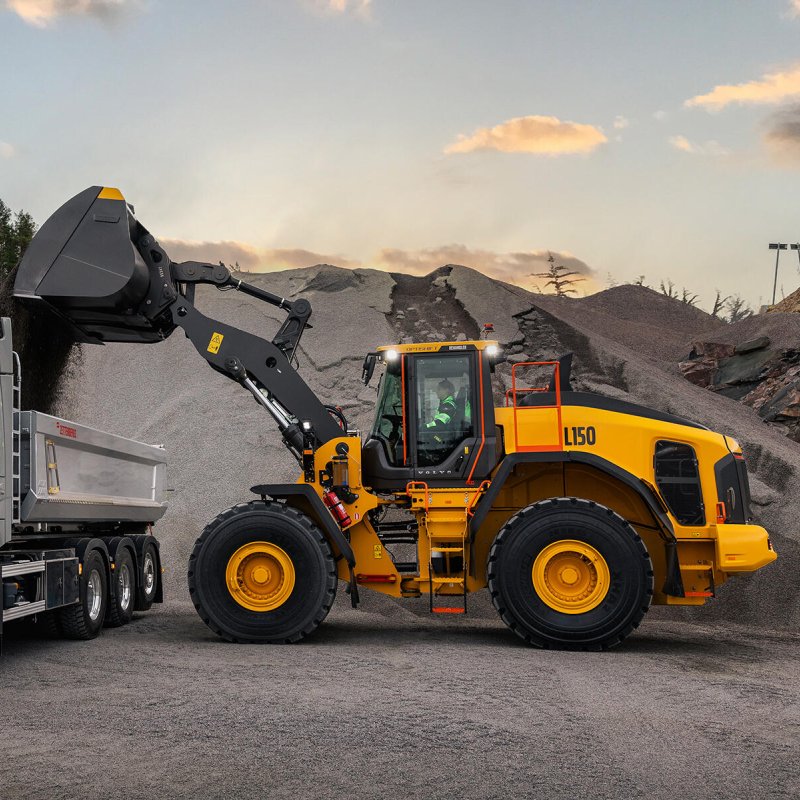 Pala Volvo 150C -  4,8 m³   24 TN
