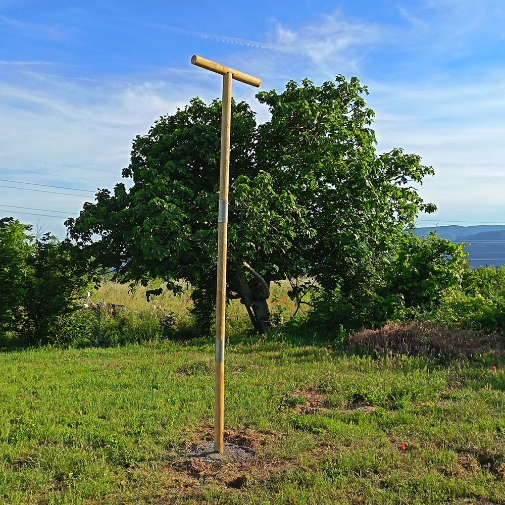 Posadero para aves rapaces realizado en madera de castaño de 3,5m. 1