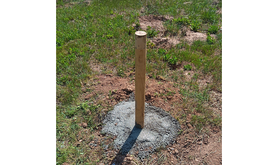 Posadero para aves rapaces realizado en madera de castaño de 3,5m._1