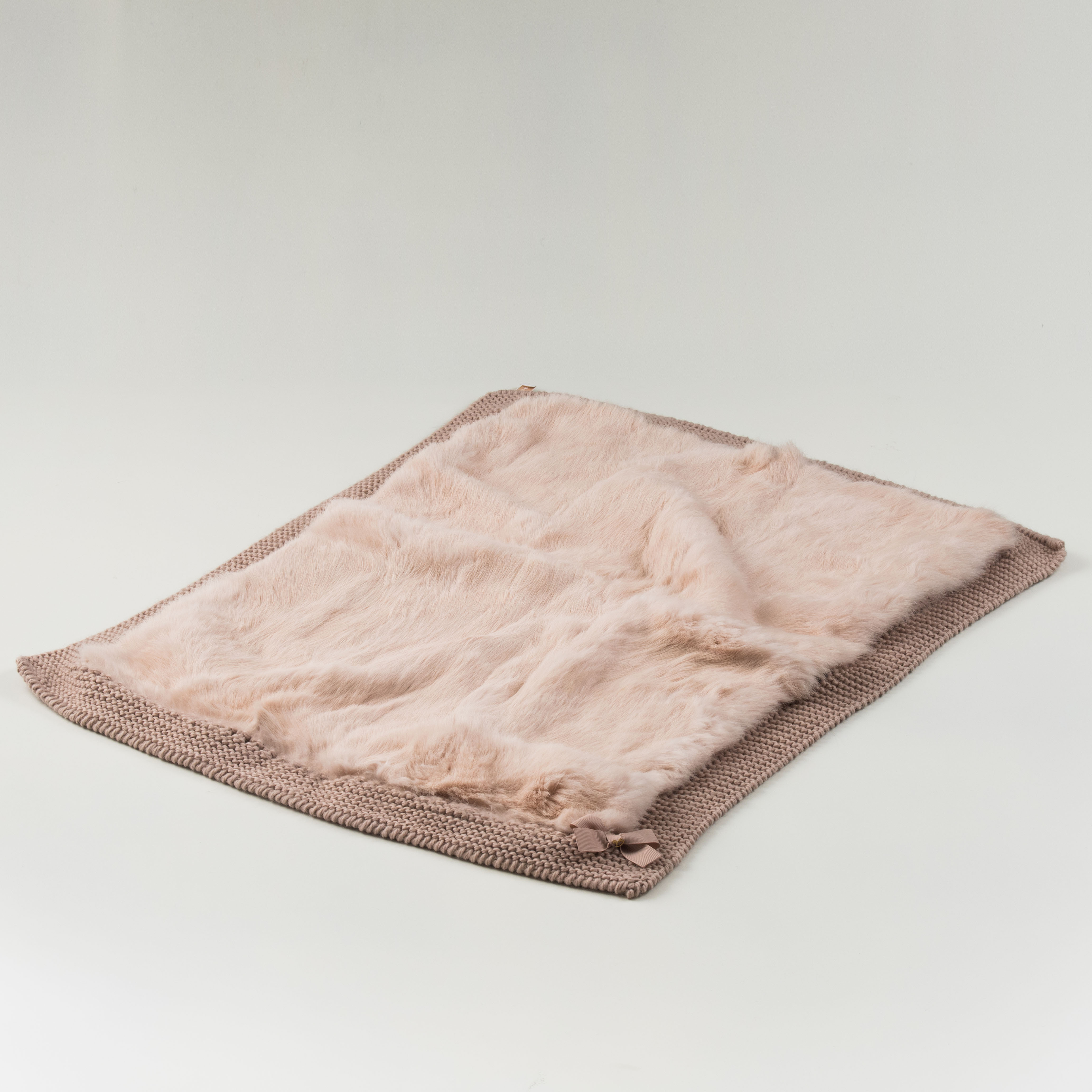 MANTA DE INVIERNO MERINO CON PELO NATURAL ROSA EMPOLVADO 2
