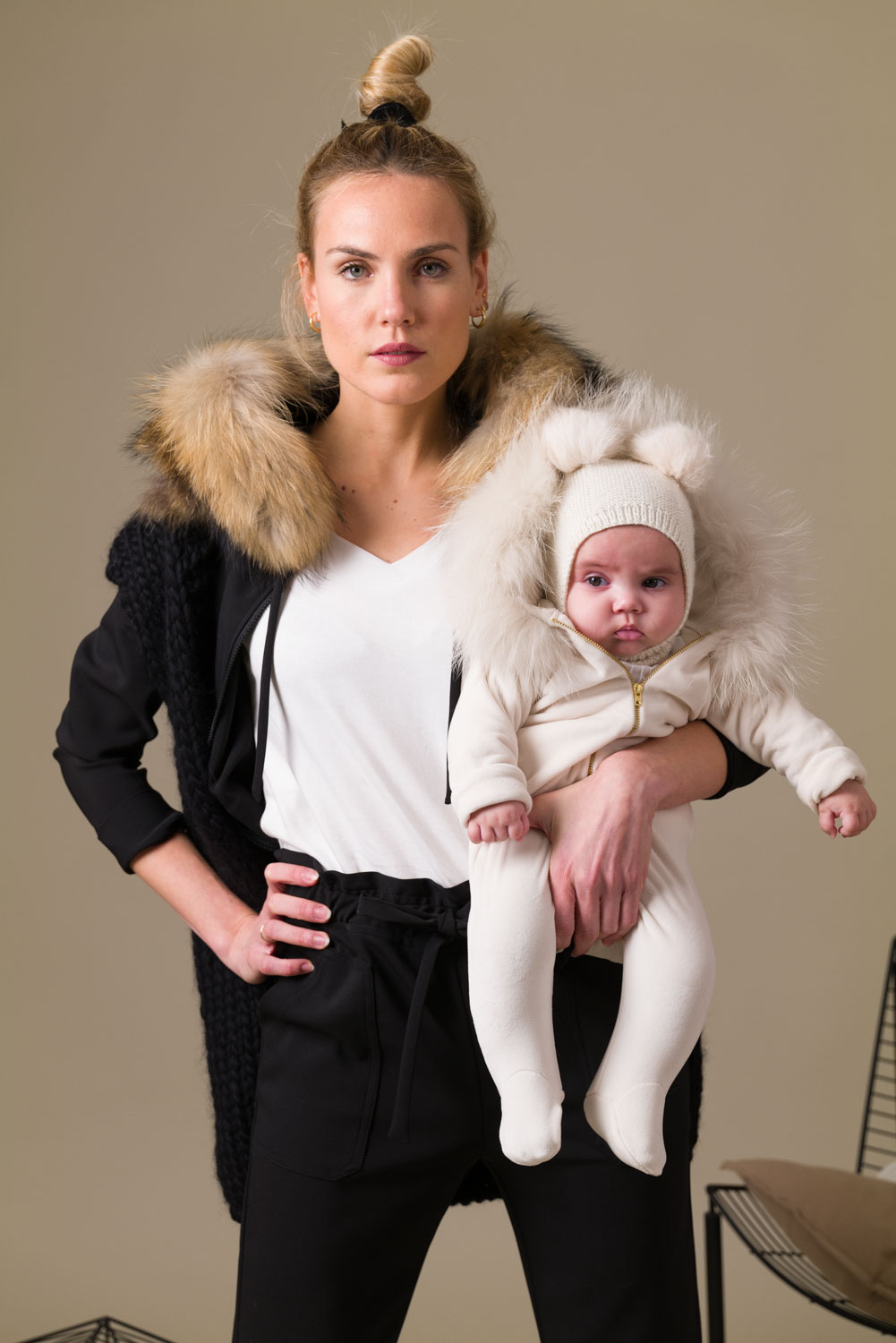 GORRO PASAMONTAÑAS MERINO CELESTE POMPON NATURAL HIELO 6