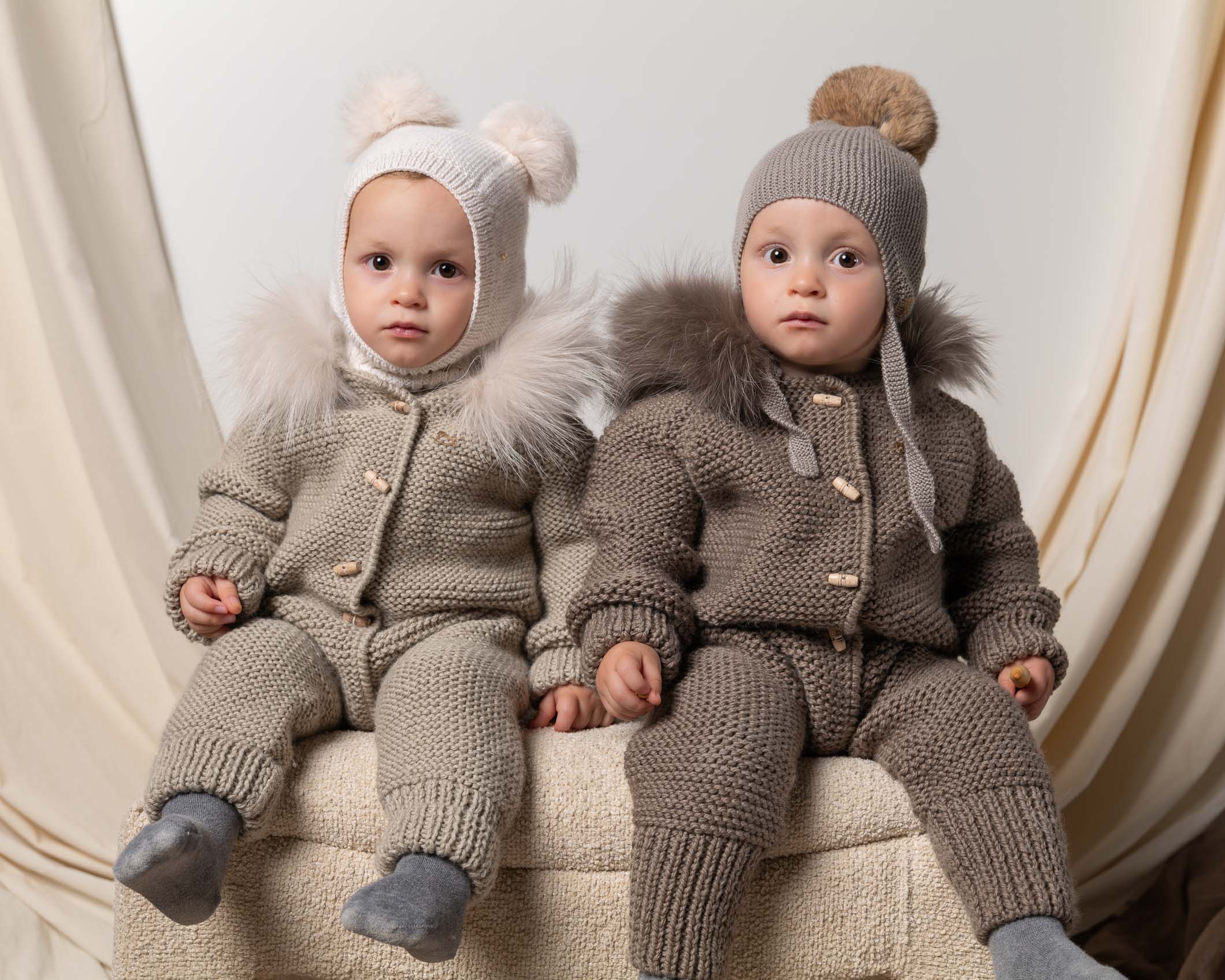 GORRO PASAMONTAÑAS MERINO CELESTE POMPON NATURAL HIELO 7