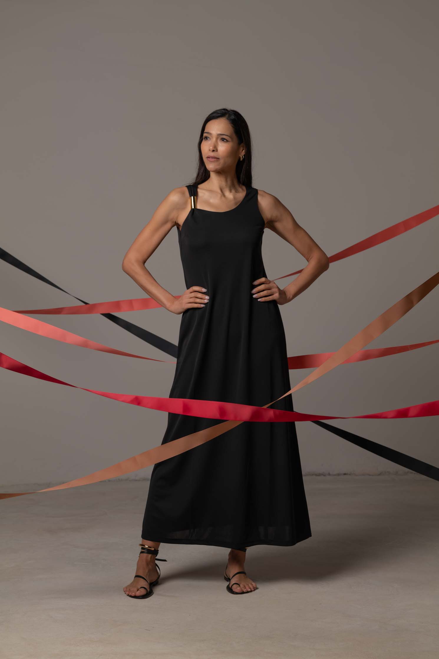 VESTIDO SOLENE NEGRO