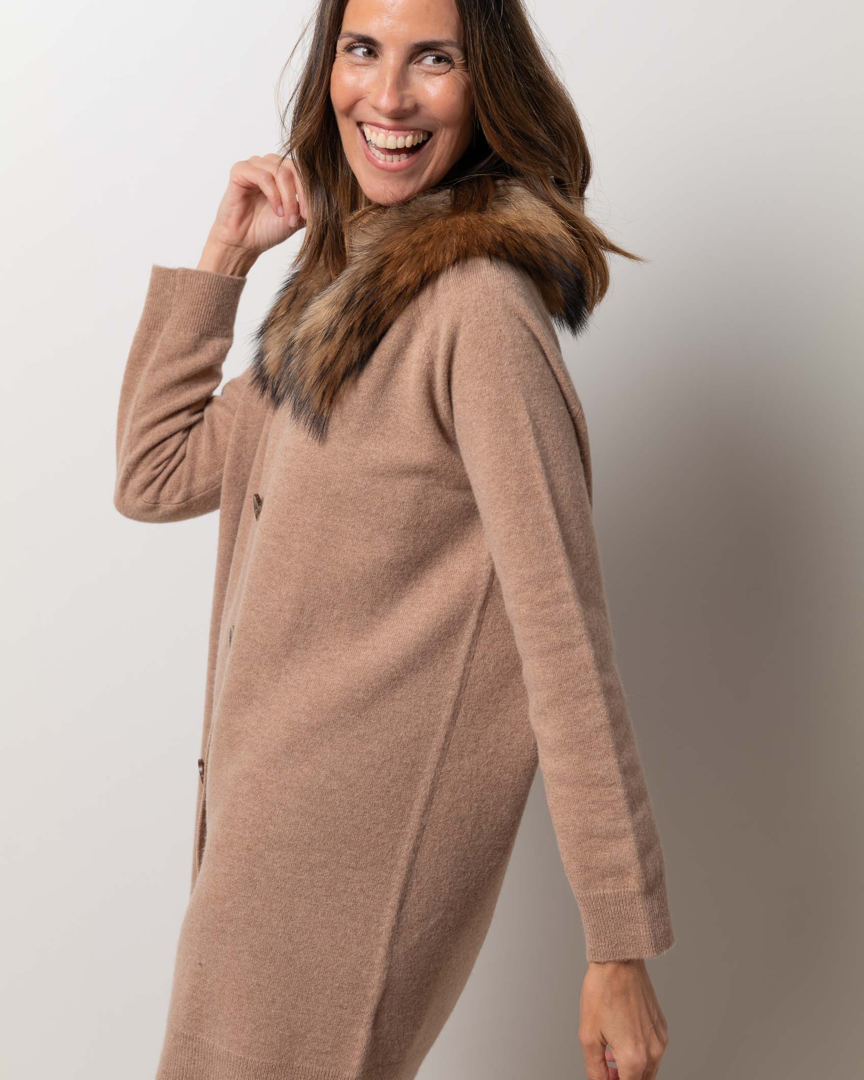 VESTIDO CARDIGAN MINI CASHMERE BLACK ROCK CAMEL 3