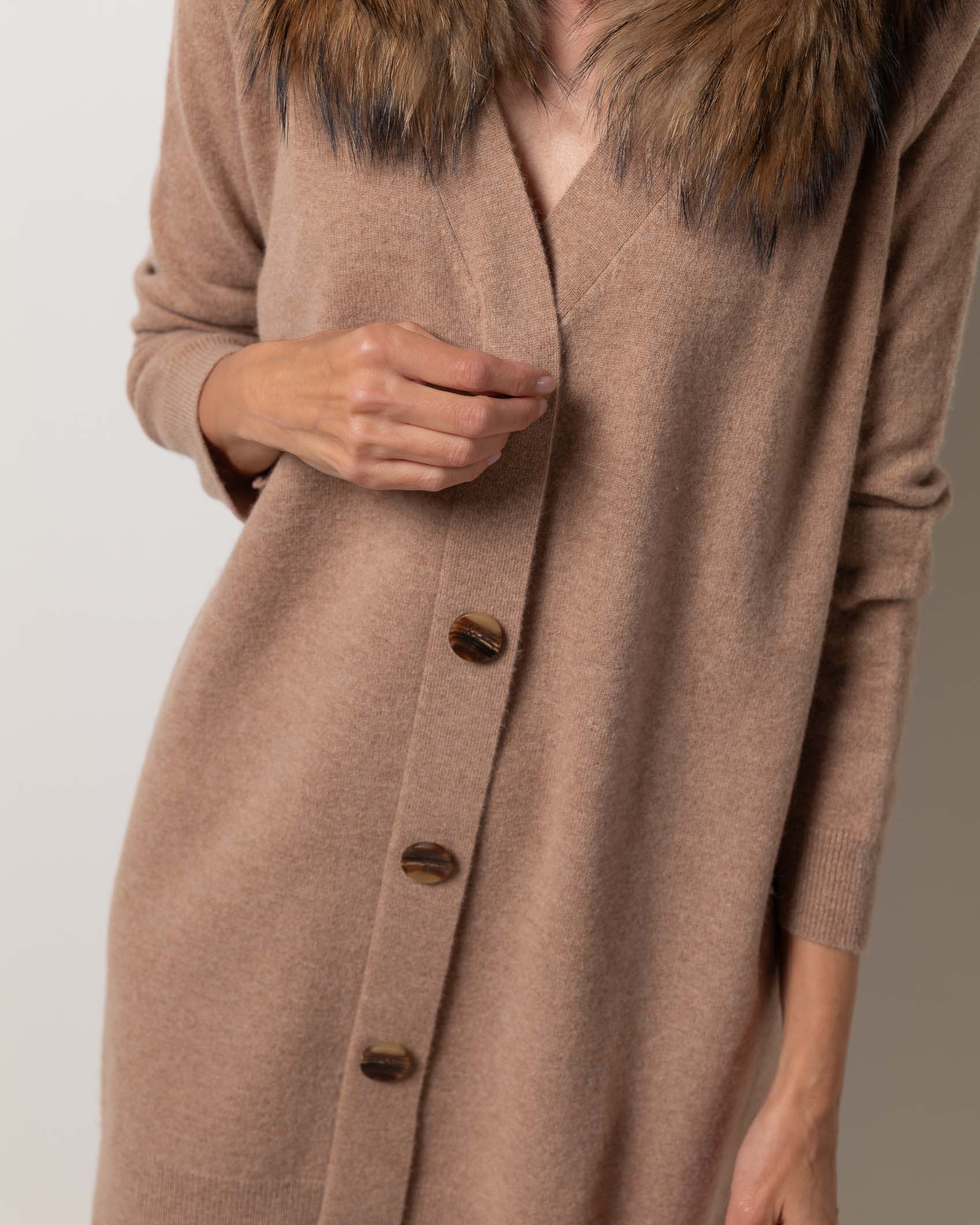 VESTIDO CARDIGAN MINI CASHMERE BLACK ROCK CAMEL 4