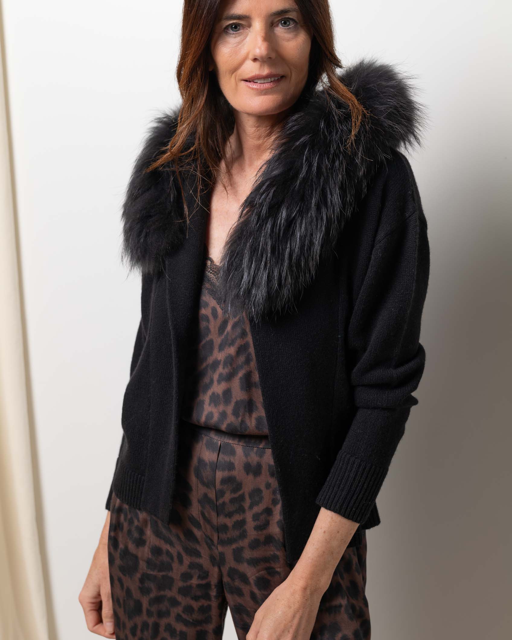 BOLERO CAPUCHA CASHMERE NEGRO 3