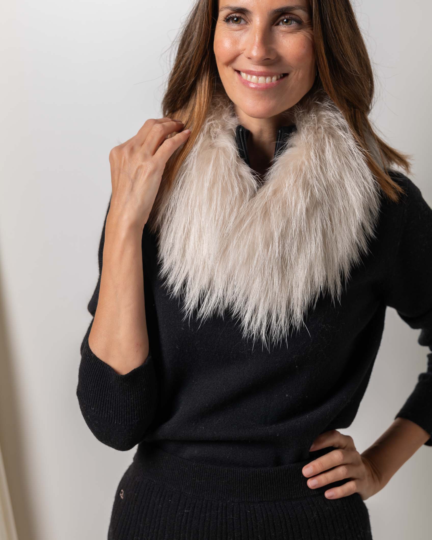 CUELLO MAGNETICO PIEL NATURAL TALLA UNICA BEIG