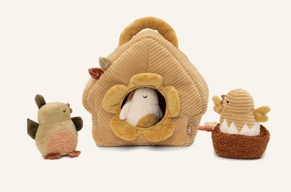 HIDE AND SEEK ACTIVITY SET TINY PARK