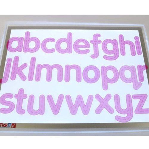 letras del alfabeto en color rosa