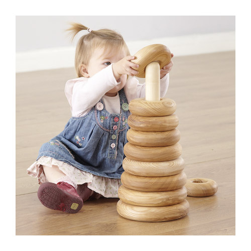 piramide de madera circulos