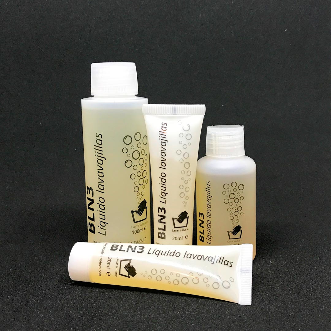 líquido lavavajillas a mano