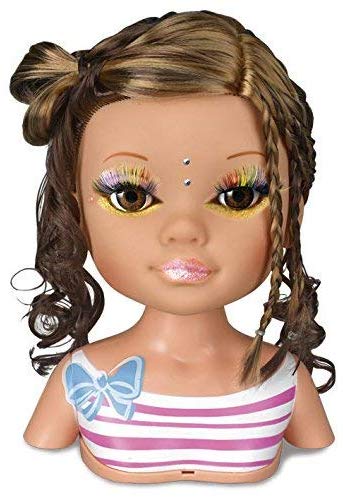 Nancy, Un Día de Secretos de Belleza Morena