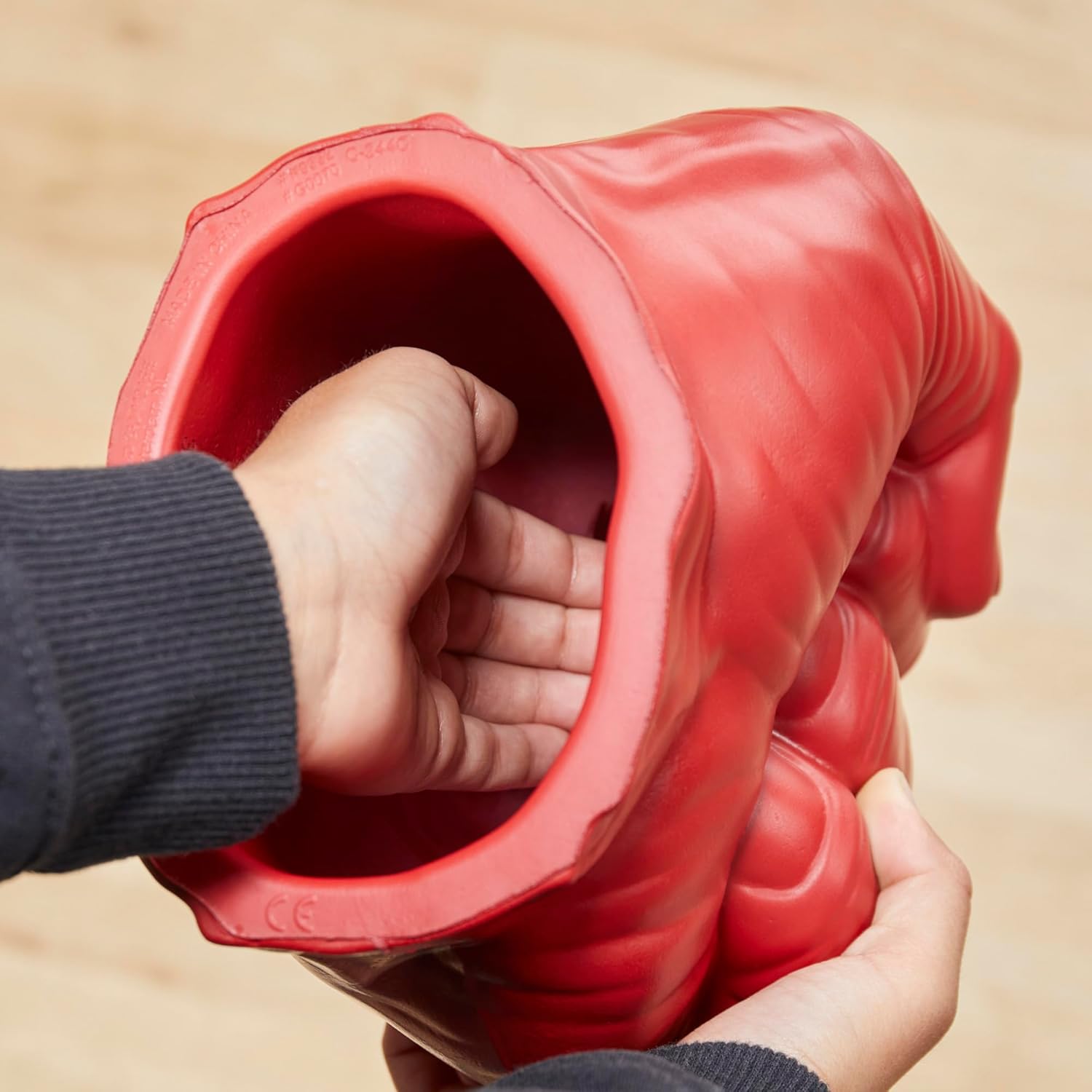 Súper Puños de Hulk Rojo