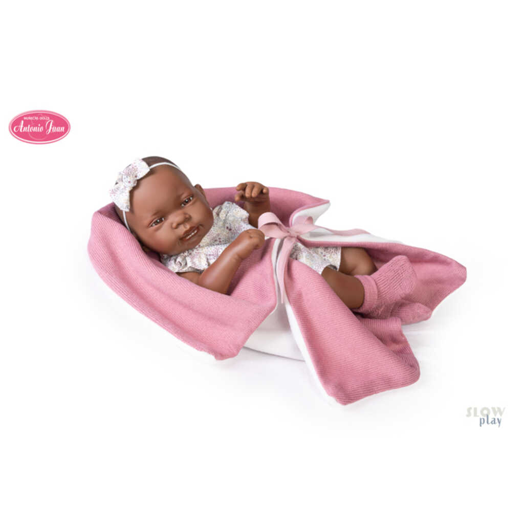 recién nacida mulata parejita con mantita 42cm