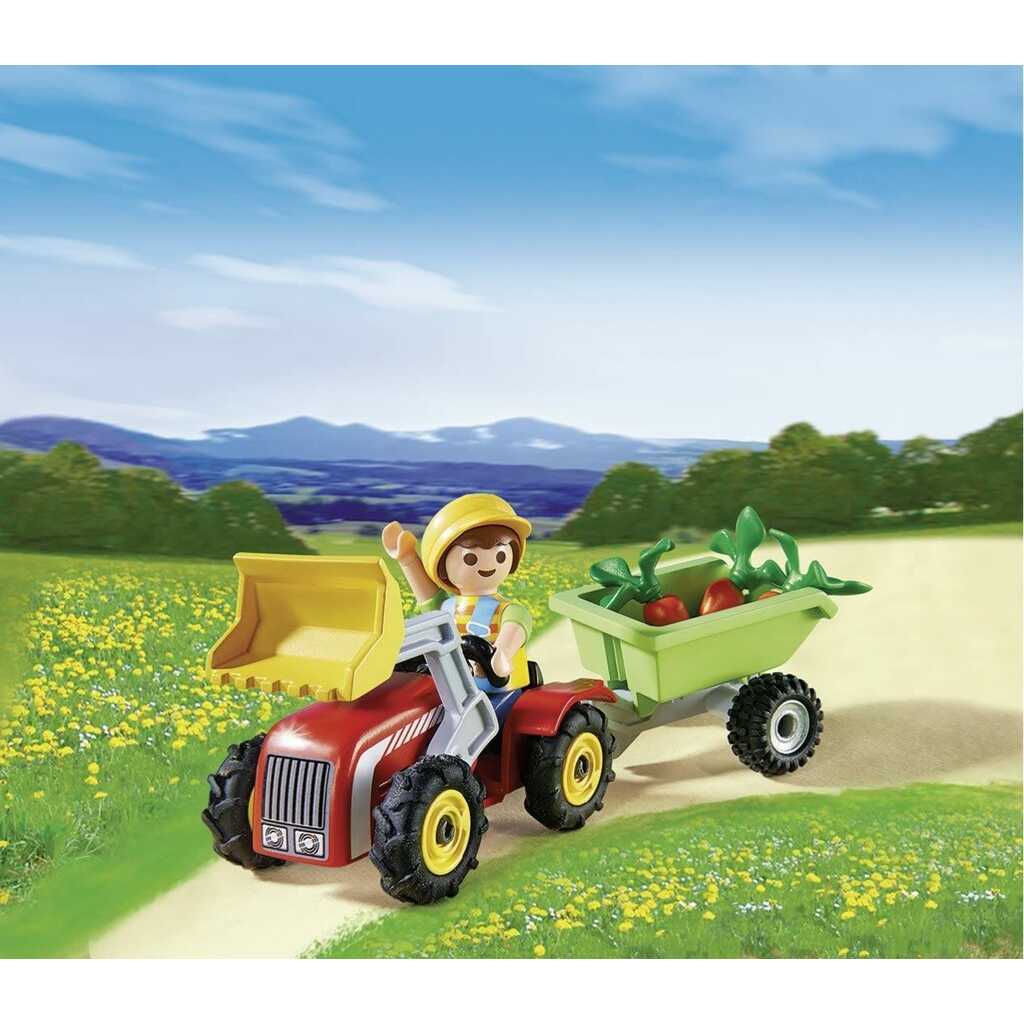 niño con tractor en huevo