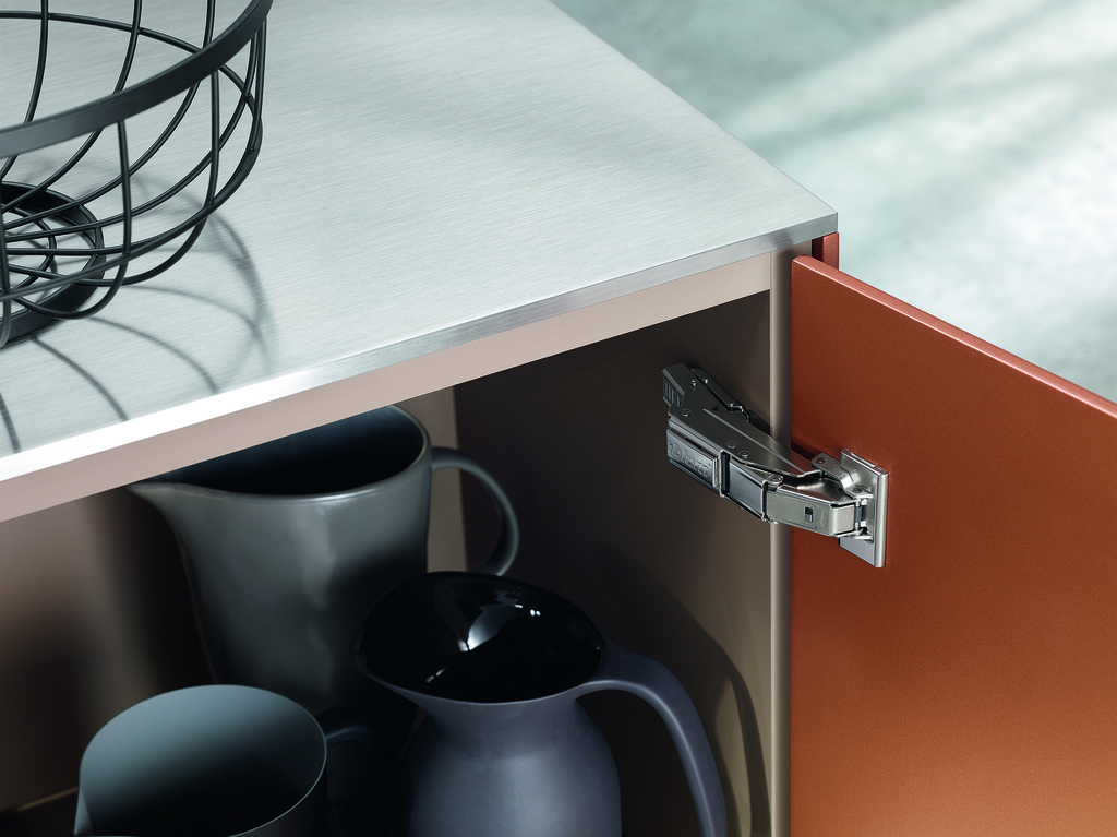 BISAGRA BLUM 71B453T FRENO 110§ FENOLICO 2