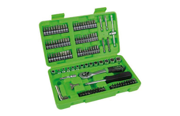 PUNTAS Y VASOS 1/4' 130 PZS CON CARRACA.