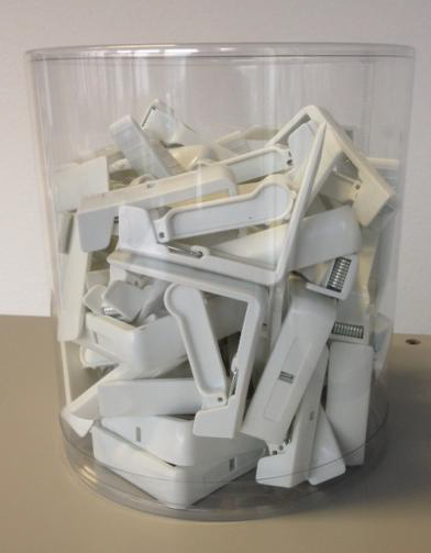 SUJETA MANTELES TRANSP.         2062060