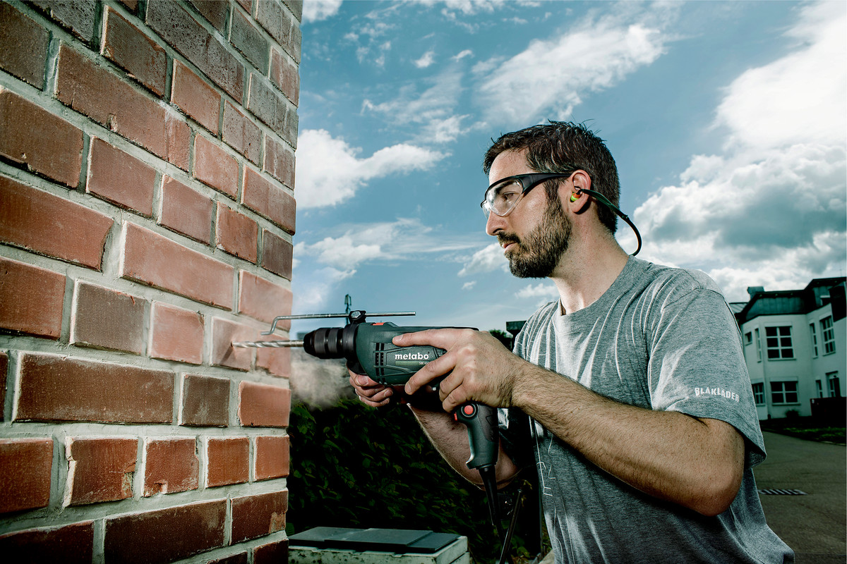 TALADRO PERCUTOR SBE 650 METABO 2