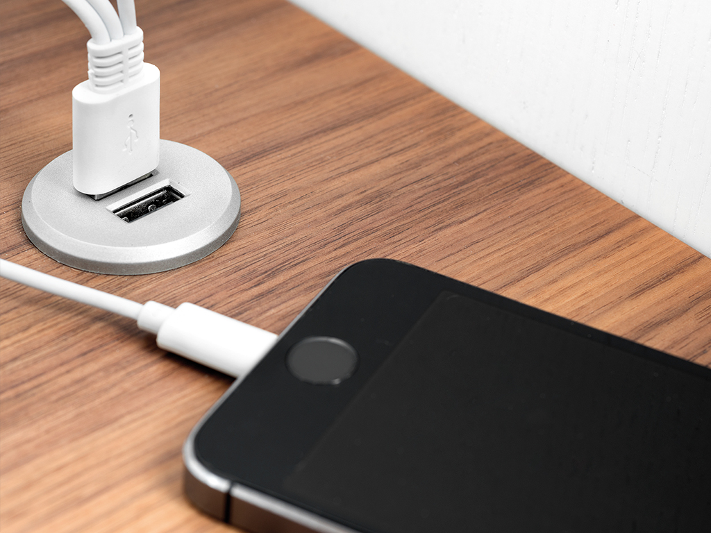 TAPA PASACABLE CARGADOR PLUGY    5009025 2