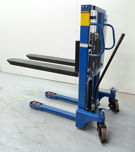 Apilador manual 1.000 Kg a 1.000 mm 4