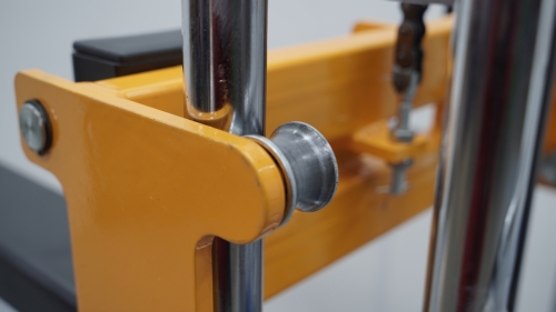 Apilador eléctrico 400 Kg elevación uñas 2.000mm 5