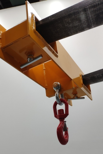 Implemento gancho cargador 5