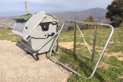 Soporte sujeción contenedores de basura 4