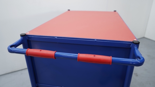 Mesa rodante cerrada malla 4