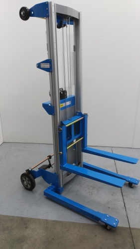 Apilador aluminio eleva a 2.500 mm 2