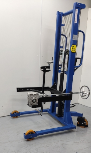 Apilador rotador de bidones con sistema de pesaje ATEX 2GD para Atmósferas Explosivas 3