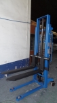 Apilador manual 1.000 Kg a 2.500 mm 1