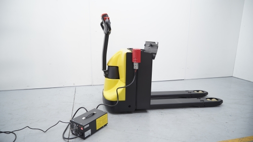 Transpaleta electrónica 2.000 kg 5