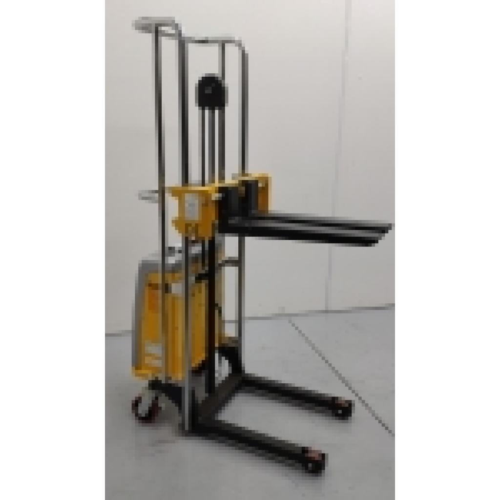 Apilador eléctrico 400 Kg elevación uñas 1.500mm