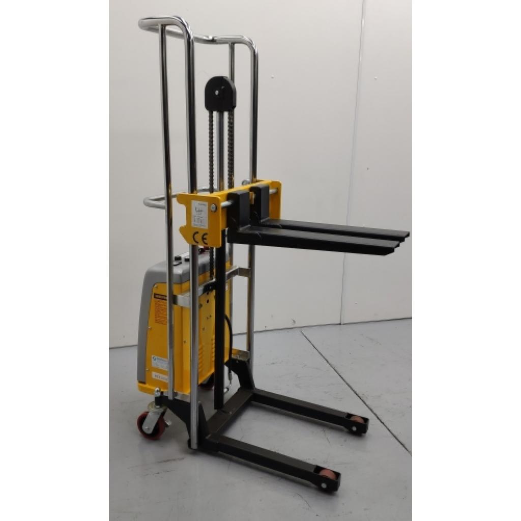 Apilador eléctrico 400 Kg elevación uñas 1.500mm
