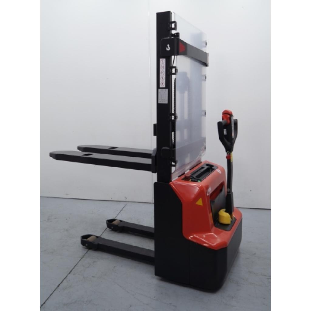 Apilador eleva 1.200 Kg a 3.500 mm 5