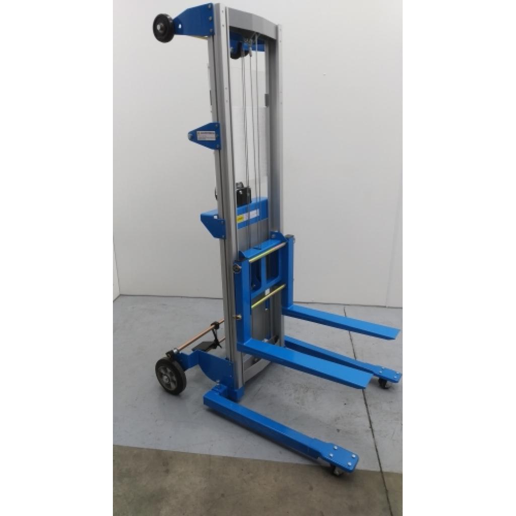 Apilador aluminio eleva a 2.500 mm