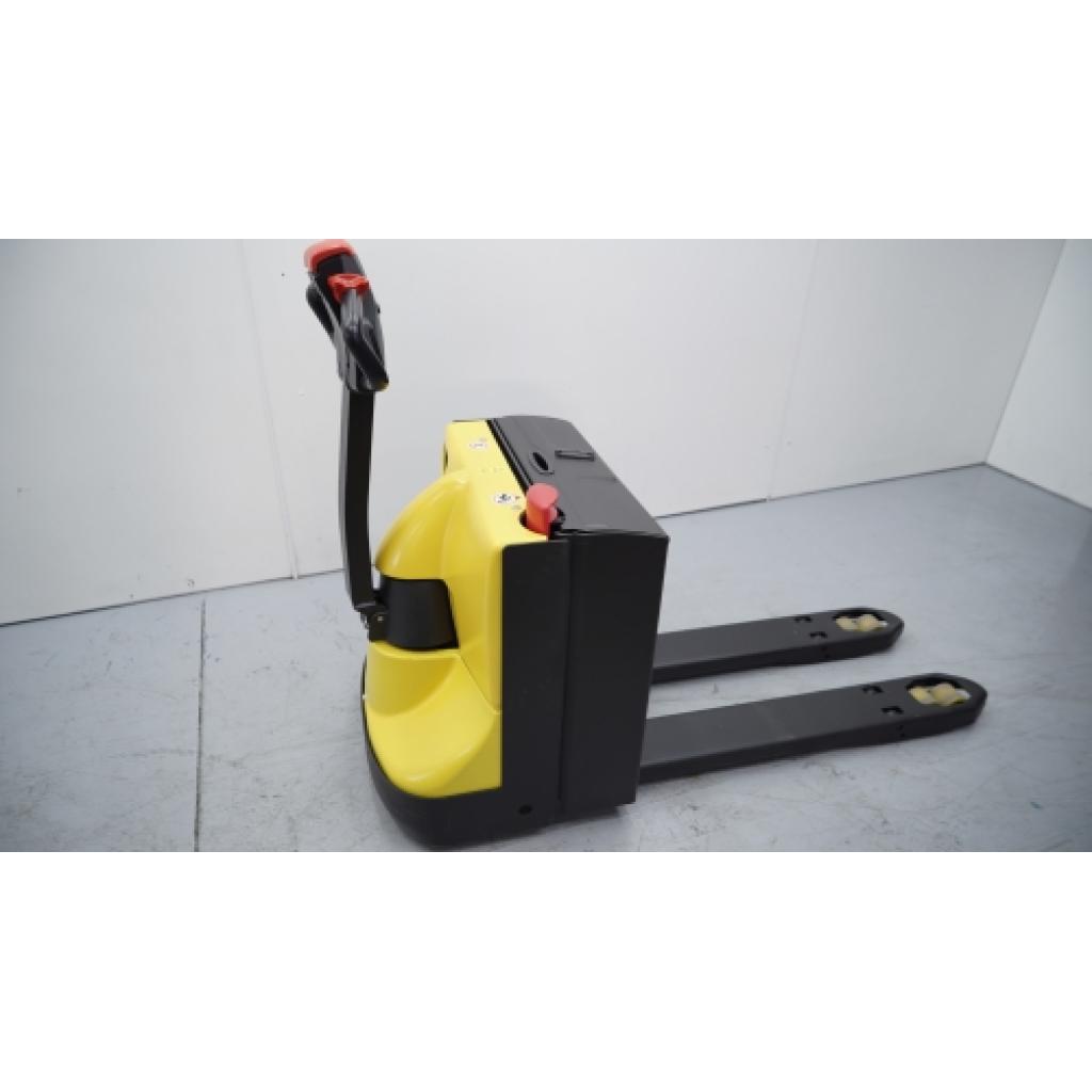 Transpaleta electrónica 2.000 kg 3
