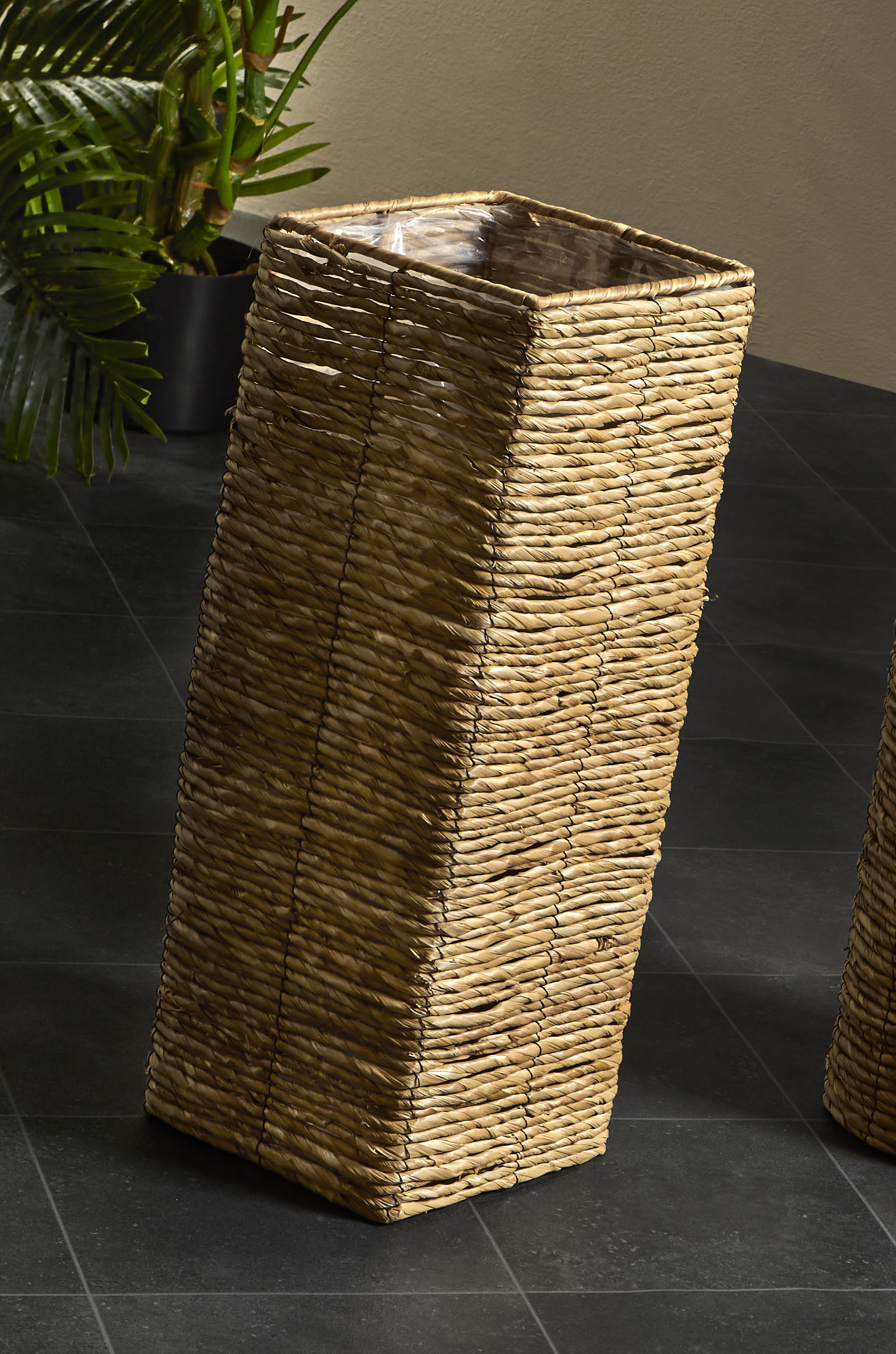 JARRON/PARAGÜERO ENEA BASE CUADRADA 20X20X54 CMS.