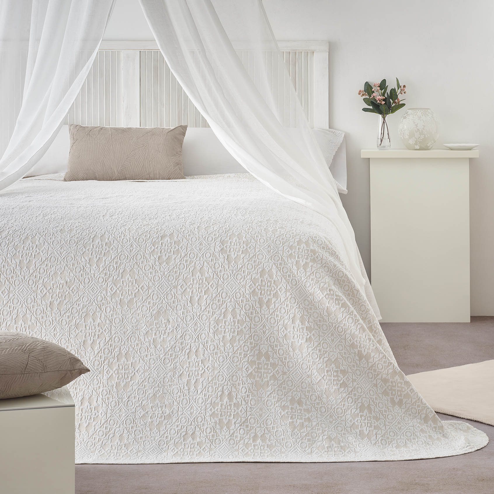 COLCHA ALMAGRO BEIGE 250X270CM