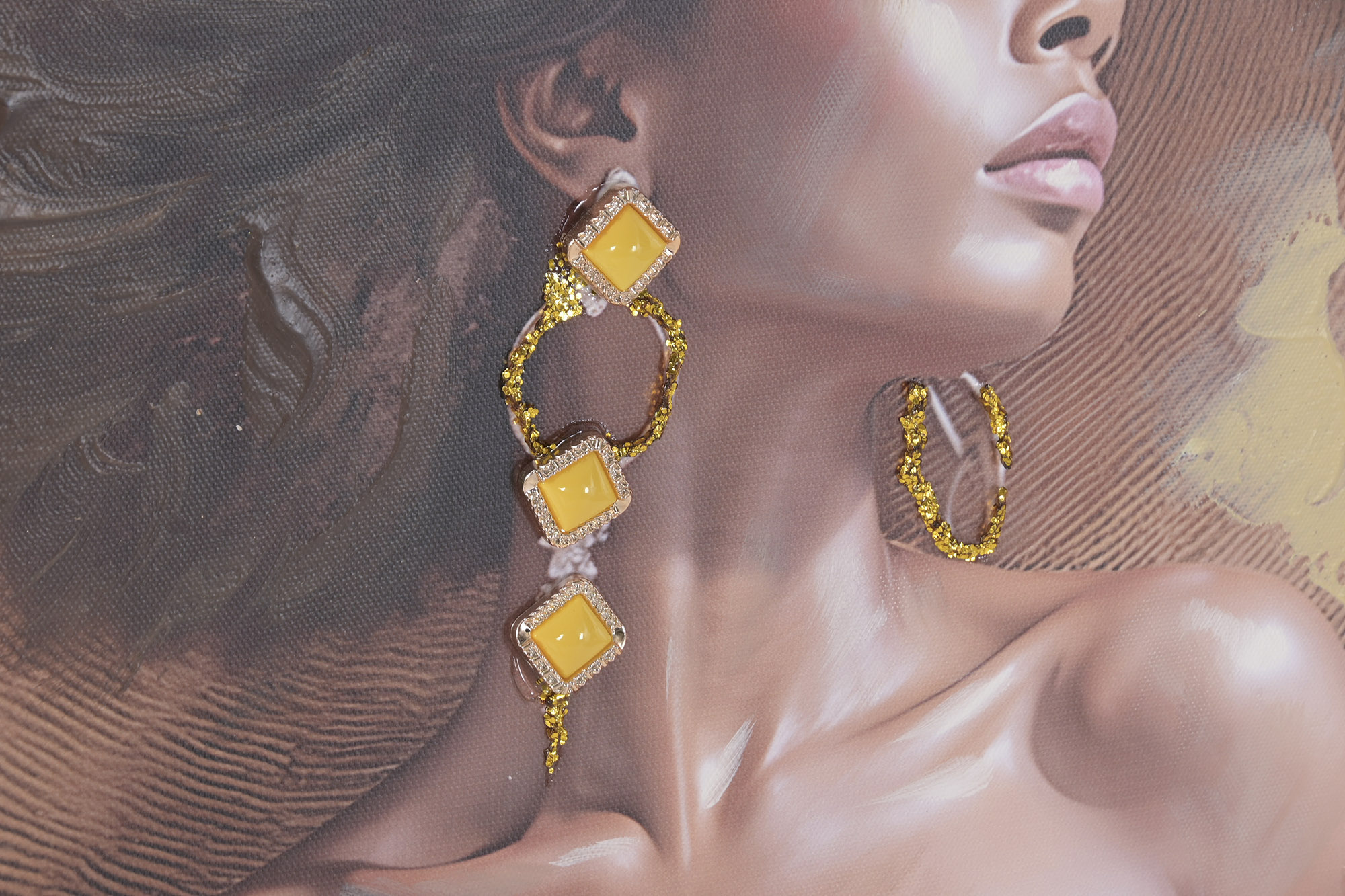 CUADRO LIENZO PS 82X4X122 CHICA SOMBRERO CINTURON 3