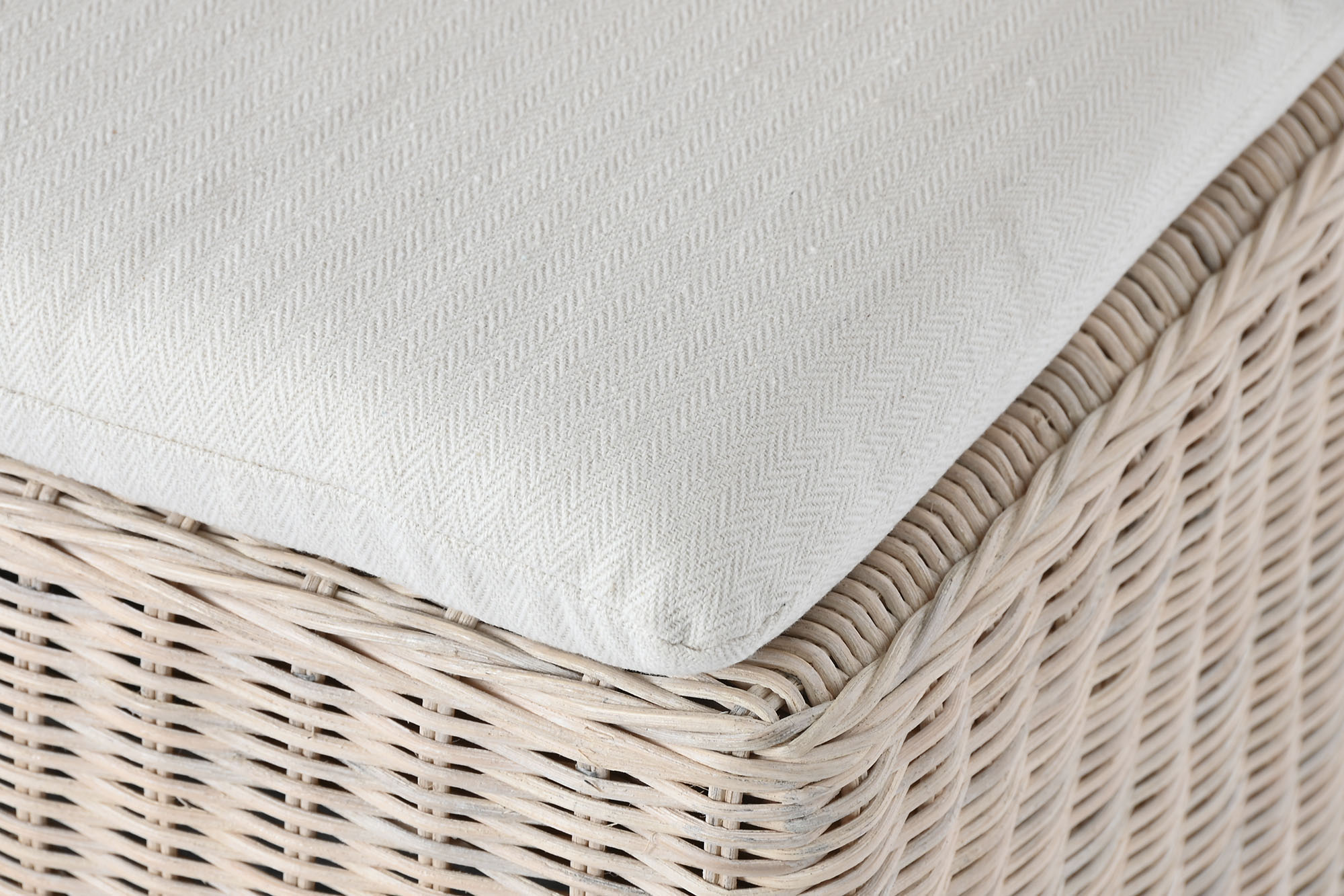 SILLA MIMBRE MANGO 50X55X100 CON COJIN BLANCO 5